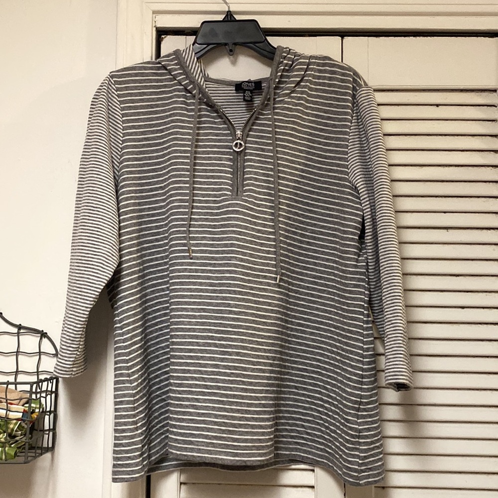 EUC Jones New York top/ hoodie. Comes from smoke free, pet free home. XL